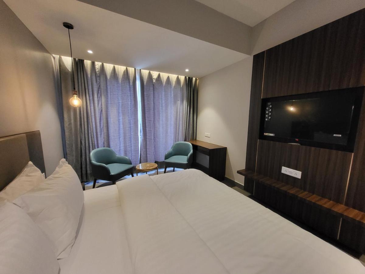Belvedere Suites Greater Noida Εξωτερικό φωτογραφία