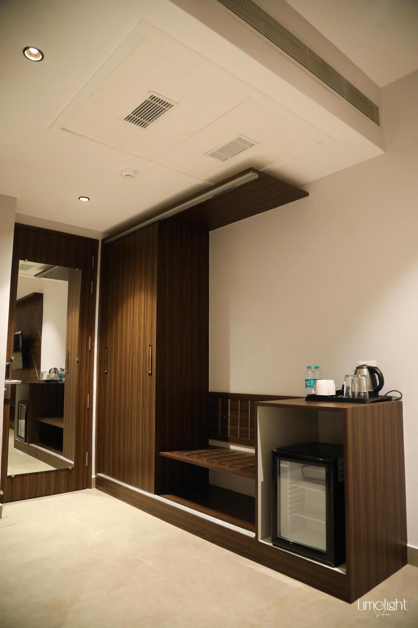 Belvedere Suites Greater Noida Εξωτερικό φωτογραφία