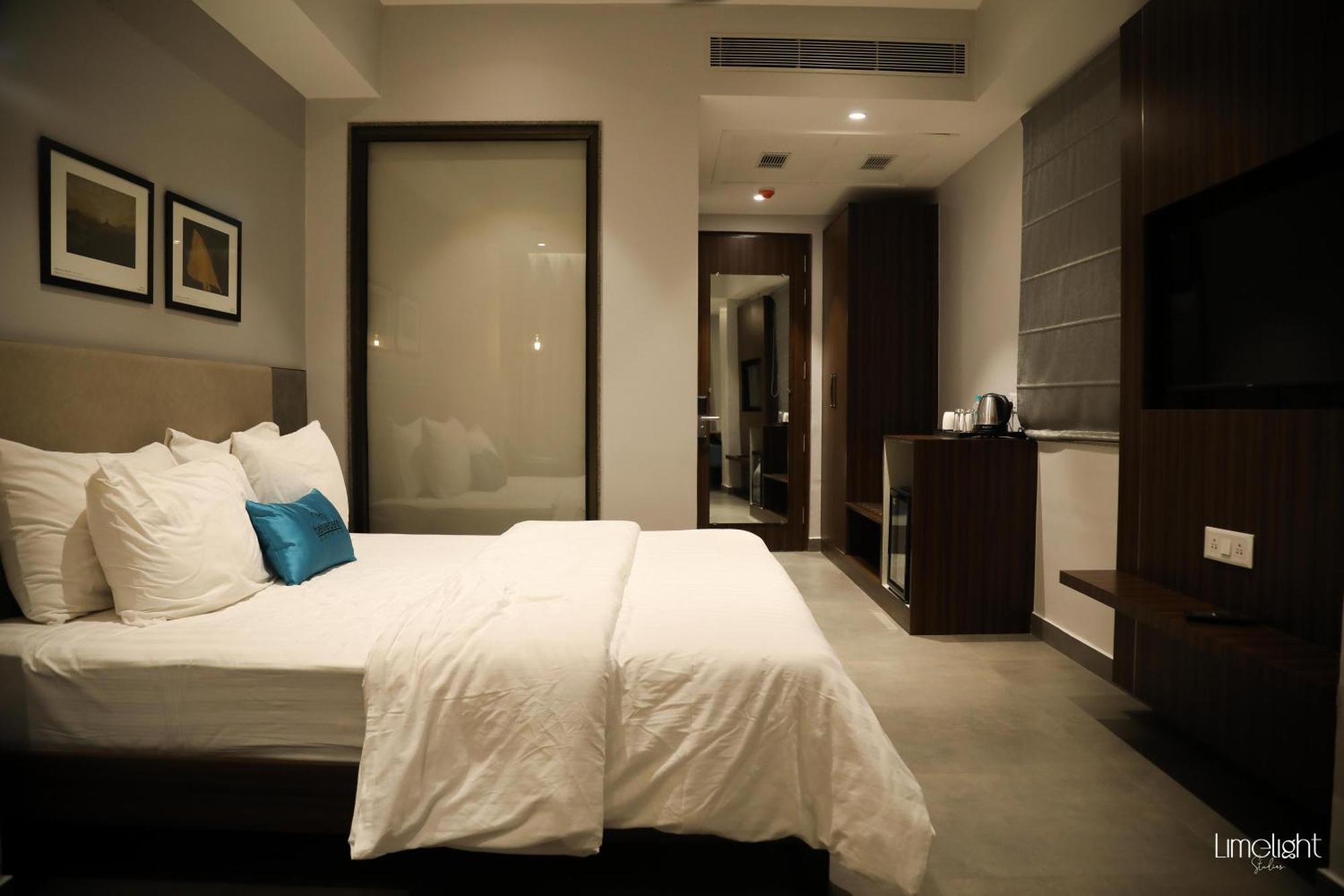 Belvedere Suites Greater Noida Εξωτερικό φωτογραφία
