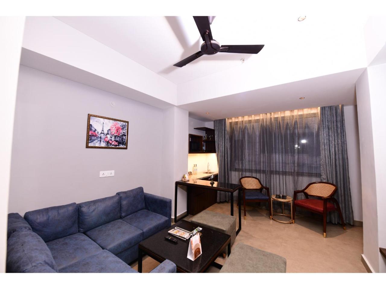 Belvedere Suites Greater Noida Εξωτερικό φωτογραφία