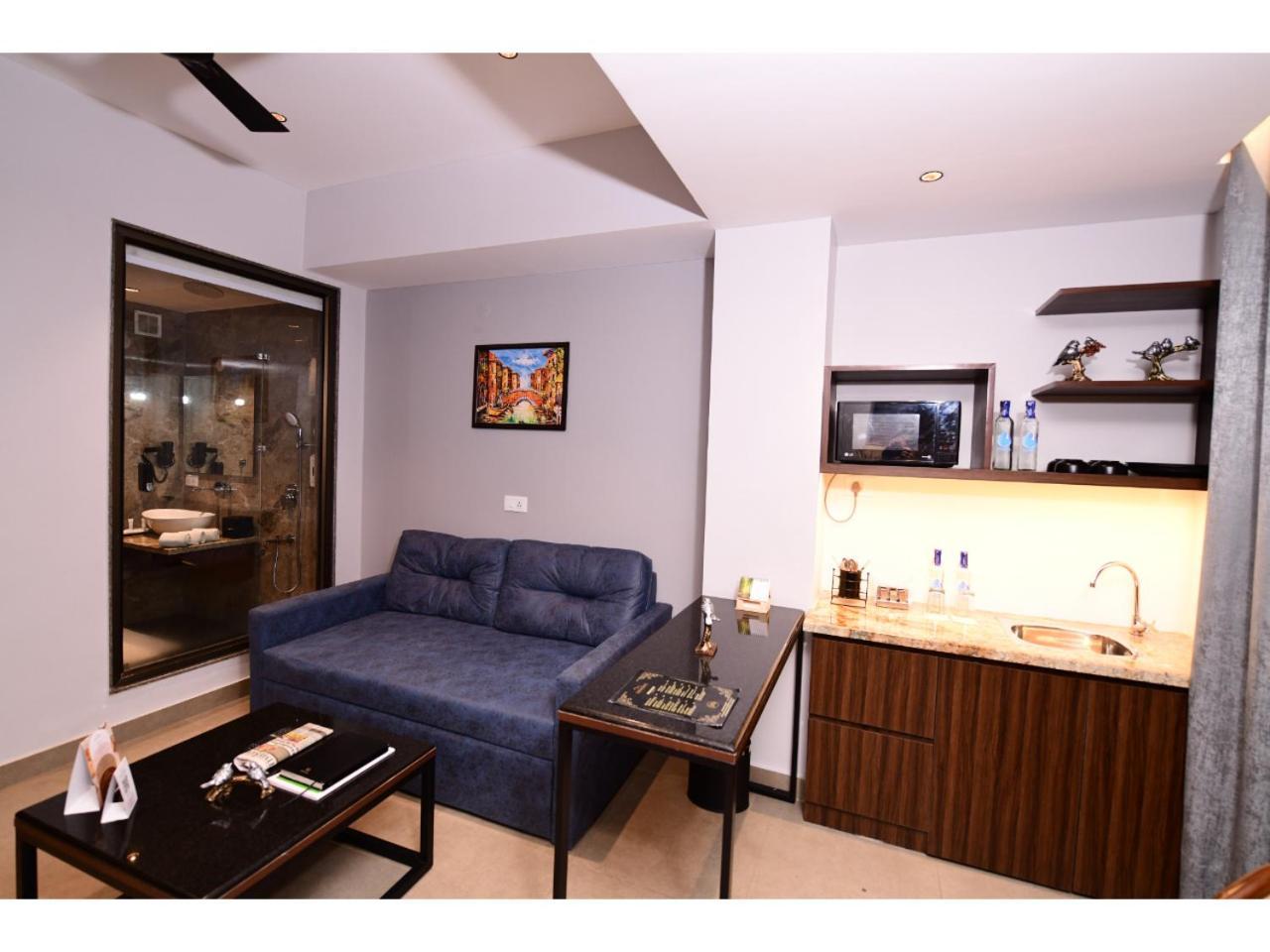 Belvedere Suites Greater Noida Εξωτερικό φωτογραφία