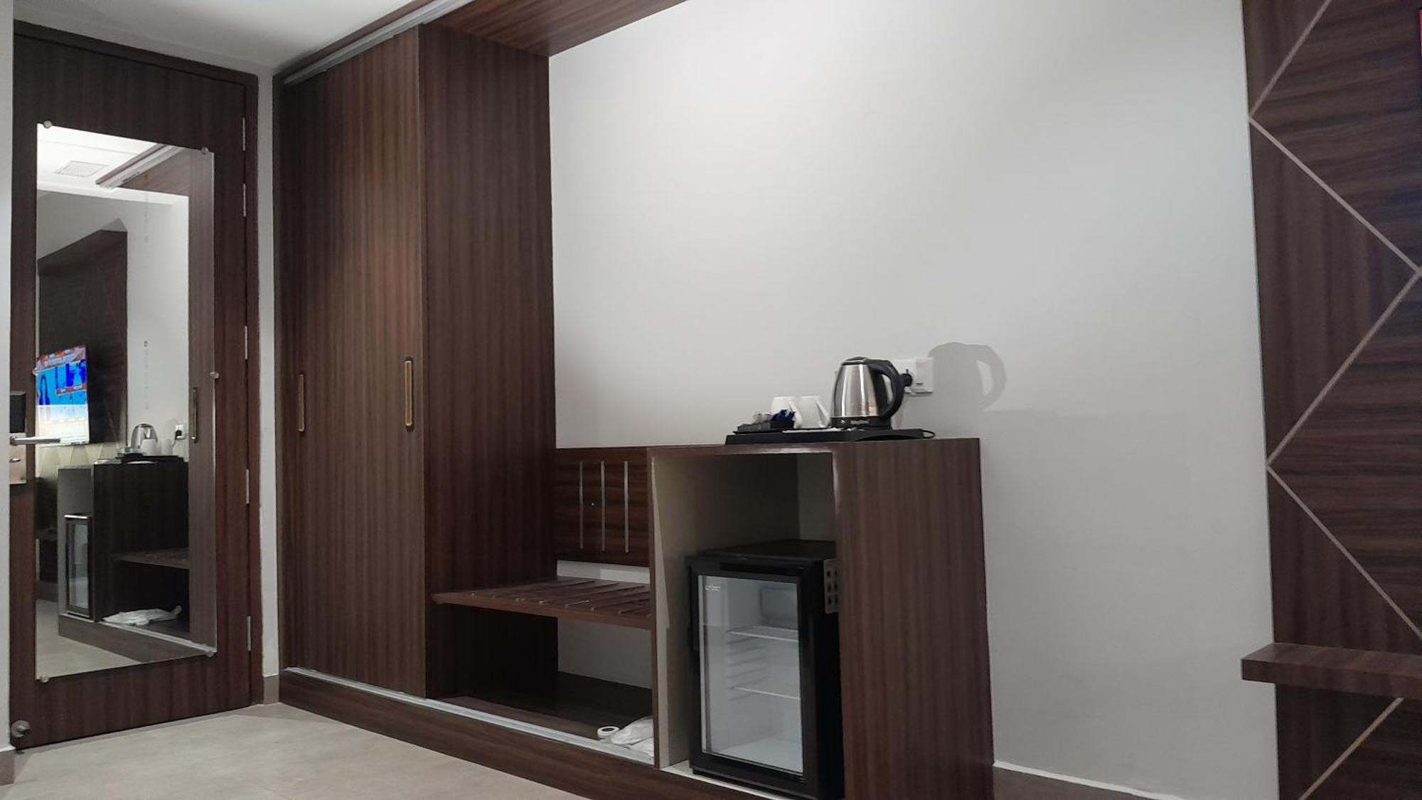 Belvedere Suites Greater Noida Εξωτερικό φωτογραφία