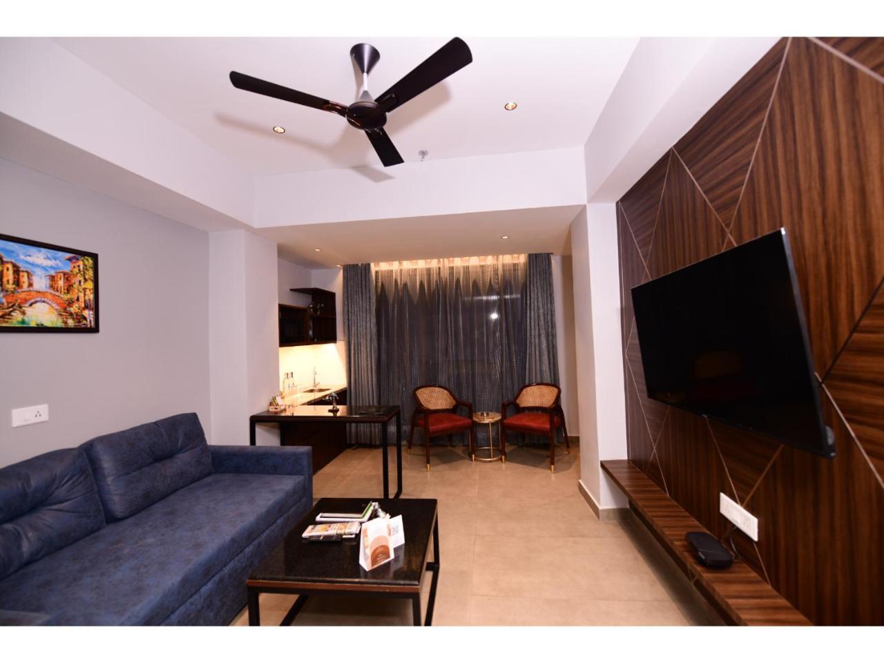 Belvedere Suites Greater Noida Εξωτερικό φωτογραφία