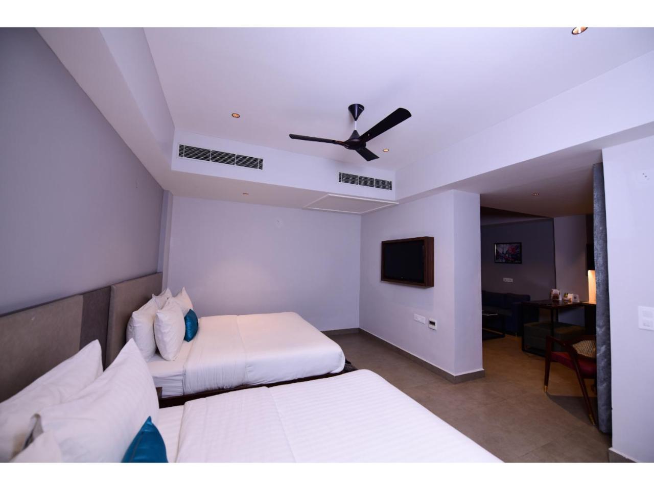 Belvedere Suites Greater Noida Εξωτερικό φωτογραφία