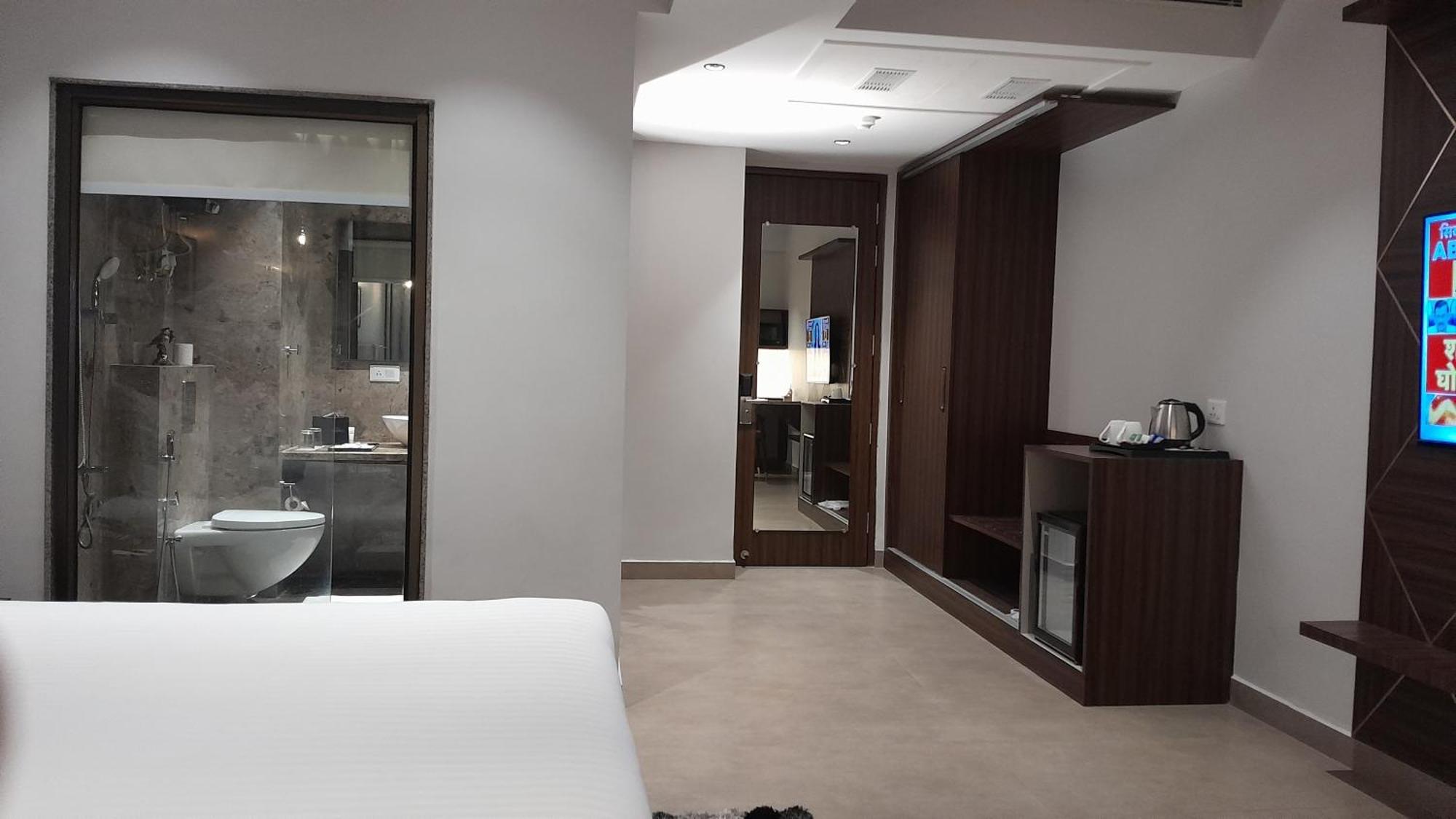 Belvedere Suites Greater Noida Εξωτερικό φωτογραφία