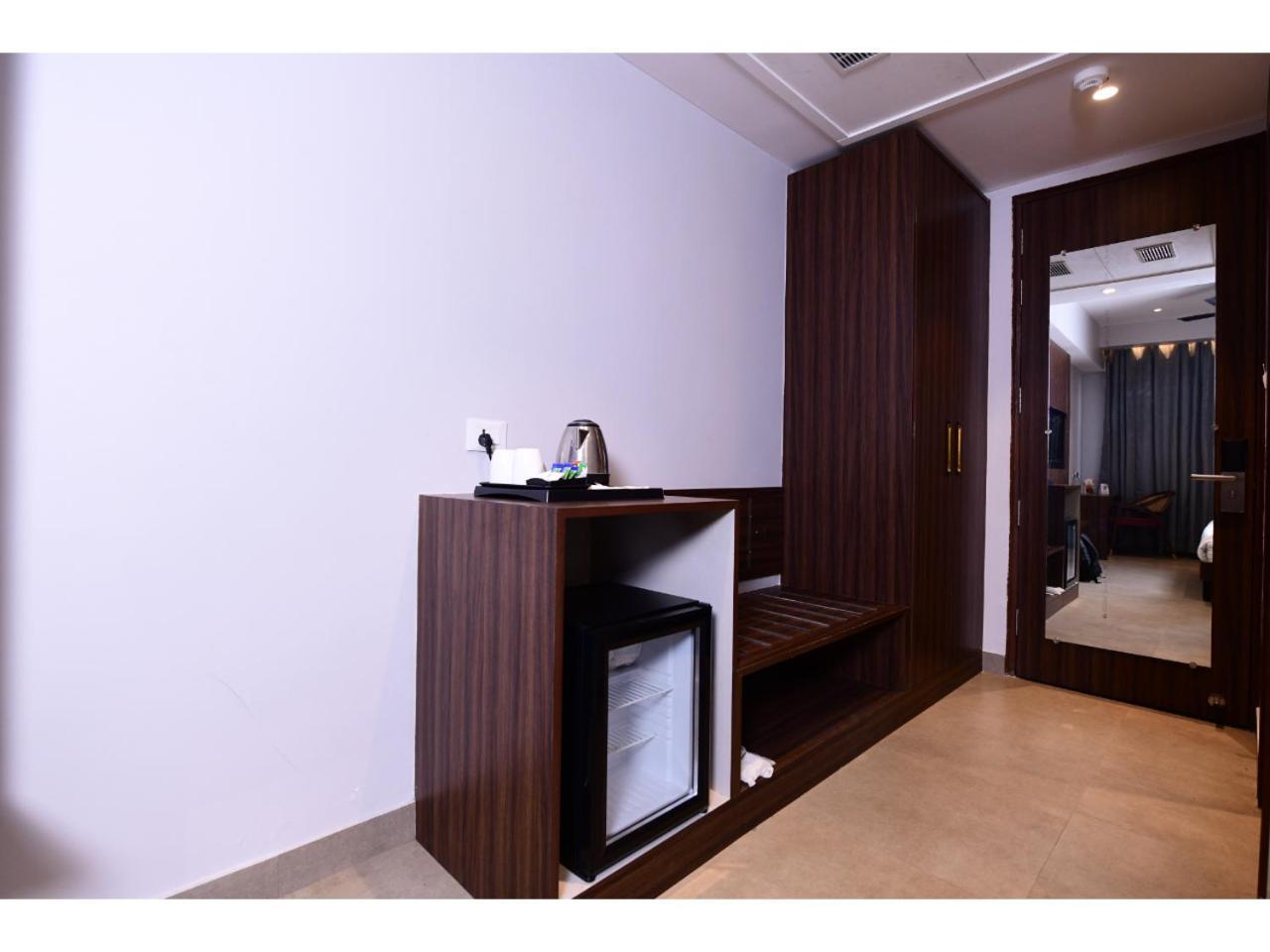 Belvedere Suites Greater Noida Εξωτερικό φωτογραφία